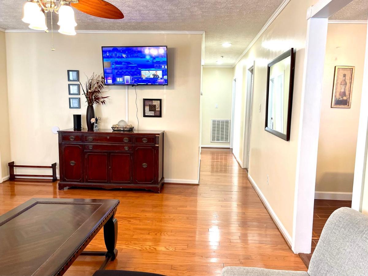 3 Bed 2 Bath House, Quiet & Downtown Smart Tvs In All Rooms, Whole House To Yourself Χάβελοκ Εξωτερικό φωτογραφία