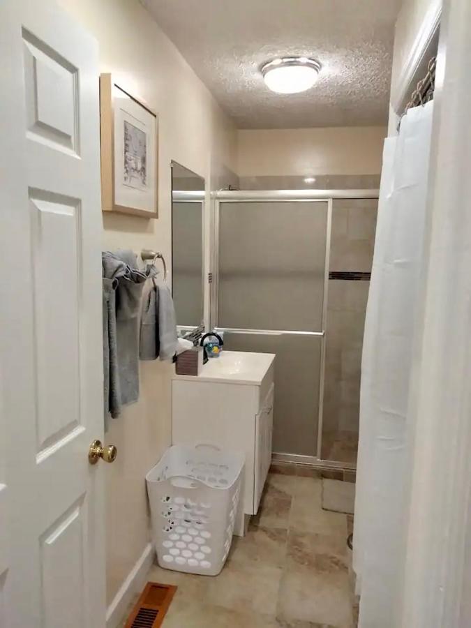 3 Bed 2 Bath House, Quiet & Downtown Smart Tvs In All Rooms, Whole House To Yourself Χάβελοκ Εξωτερικό φωτογραφία
